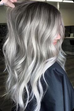 Pelo Color Ceniza, Ash Blonde Hair Balayage, Ice Blonde Hair, Grey Blonde Hair, Ash Blonde Hair Colour, Platinum Blonde Hair Color, Silver Blonde Hair, Icy Blonde Hair, Gorgeous Gray Hair