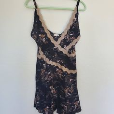 Nwt-Free People Intimately Slip Dress! Embrace Your Sexy Side In This Soft And Sweet Slip Dress Featuring A Floral Print With Lace Trim! 100% Viscose And Lace Printed Slip Dress, Free People Slip Dress, Chemise Dress, Lace Halter Bralette, Lace Tunic, Lace Slip Dress, Free People Intimates, Womens Cami, Lace Camisole