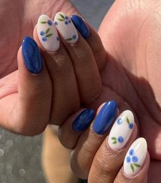 Blue August Nails, Simple Summer Nails No Design, Transitional Summer To Fall Nails, Nails For Rush Week, Nail Inspiration Light Blue, Summer Nails For Europe, Holiday Nails Summer Gel Polish, Nail Polish Ideas Short Nails, Blue Mismatched Nails