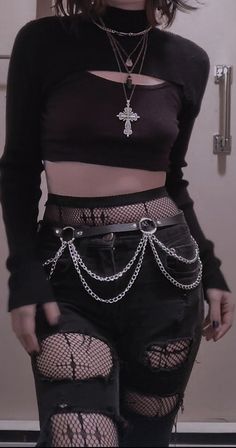 Gothic Female Outfit, Grunge Goth, Alt Outfits, Estilo Punk, Alt Fashion, Gothic Outfits, Swaggy Outfits