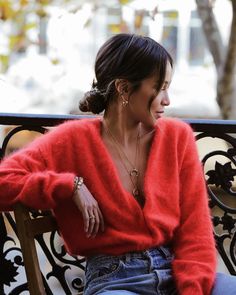 Parisian Balcony, Julie Sarinana, Fashion Styling, Red Sweater, Mode Inspo, 가을 패션, Looks Style