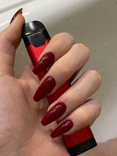 Dark Red Nails, Red Acrylic Nails, Casual Nails, Makijaż Smokey Eye, Red Nail, Acrylic Nails Coffin