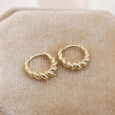 Minimal 14k gold braided hoop earrings are made for daily wear. Made to Order Ship within 3-4 weeks. - Earring size: inner diameter 6.7mm - Sold as A Pair. - Made in 14 karat gold. - Stamp with 14K. Cute Gold Earrings, Prom 2025, Simple Gold Earrings, Sales Ideas, Small Gold Hoop Earrings, Golden Hoops, Bday Wishlist, Small Gold Hoops, Work Accessories