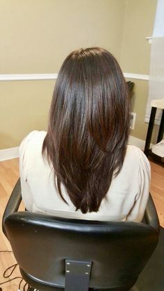 Straight Haircut, V Cut Hair, Medium Layered Hair, Haircut Styles, Hair Down