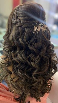 Two Long Braids, Wavy Wedding Hairstyles, Hairstyles With Curled Hair, Quince Hair, Butterfly Braids, Butterfly Hairstyle, Butterfly Braid, Hair Style On Saree, Wavy Wedding Hair