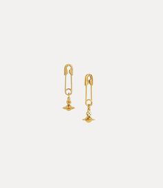 The safety pin motif is an essential part of the house’s iconography, evoking Vivienne’s signature punk aesthetic. The silhouette of this season's Safety Pin earrings revive the motif, complete with a classic dangle orb to finish - synonymous with Vivienne's vision of launching tradition into the future. Gold Vivienne Westwood, Vivienne Westwood Earrings, Safety Pin Jewelry, Pearl Pendant Earrings, Punk Aesthetic, Pin Earrings, Safety Pin Earrings, Earrings Aesthetic, Punk Inspiration