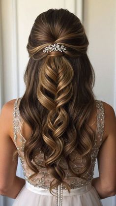 Ball Gown Hairstyle, Fairy Tail Hairstyles, Hair Ideas Down, Prom Long Hairstyles, Long Blonde Wedding Hair, Debutante Hair, Wedding Hairstyles Curls, Fairytale Hairstyles, Blonde Instagram