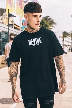 Oversized T-Shirt Black | Revive London #ReviveLondon Trending Hairstyles For Men, David Hair, Men Hair Color, Cool Hairstyles For Men, Shot Hair Styles