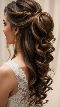 Discover gorgeous Half Up Half Down Wedding Hairstyles ideas perfect for bridesmaids, veils, simple looks and more in 2023! Whether you have thin hair, cute medium-length locks, or prefer a high bun, braided or easy boho styles, we have 25 stunning options for short to long hair. Embrace braids, curls, and simple elegance with these must-try hairstyles for your special day. Wedding Hair Styles Curly, Pretty Curly Hairstyles Natural Curls, Prom Hair Curly, Belle Hair, Bridesmaid Hair Inspo, Belle Hairstyle, Elegant Updos, Quince Hairstyles, Hair Guide