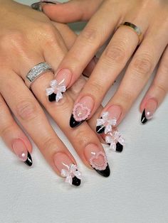 Black Hearts Nail Design, Black Charm Nails, Pink Black White Nails, Black Pink And White Nails, Nails With Decorations, Nail Inspo Charms, Black Coquette Nails, Cute Nails With Charms, Nail With Charms