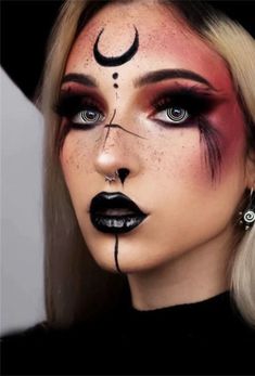 Witch Makeup Black Women, Witchy Looks Makeup, Hecate Makeup Ideas, Halloween Makeup Ideas Witch, Wiccan Makeup Looks, Black Witch Makeup Halloween, Witch Cosplay Makeup, Which Make Up For Halloween, Red Witch Makeup