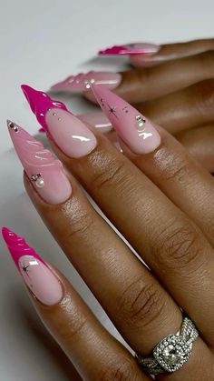 Pink Stilleto Nail Ideas, Stilleto Nail Idea, Pink Stiletto Nails Designs, Pink Nail Inspo Almond, Pink Pearl Nails, Pink Stiletto Nails, Acrylic Toe Nails