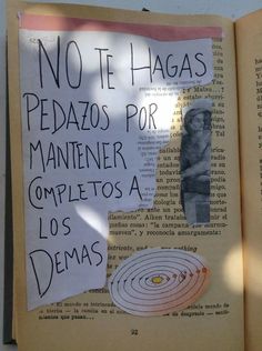 an open book with pictures and words on the front cover, in spanish language that reads no te hagas pedazos for mantener completosa los los demas