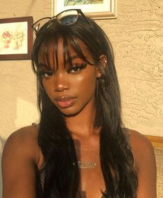 very nice sexy woman❤️ Dr Claims, Bangs Inspo, Sew In Wig, Scrub Corpo, Dark Skin Beauty, Grunge Hair, Wigs With Bangs, Black Girls Hairstyles