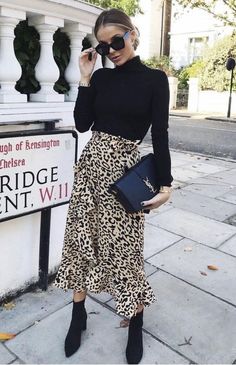 Rok Outfit, Black Turtle Neck, Black Turtleneck Sweater, Leopard Print Skirt, Winter Outfit Inspiration, Style Inspiration Winter, Outfit Inspiration Fall, Skirt Midi, Independent Women