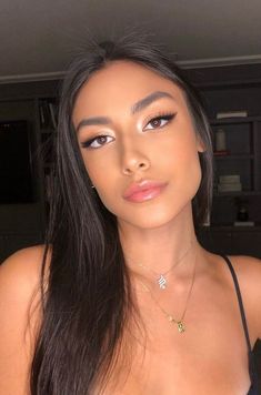 Simple Prom Makeup, Prom Makeup For Brown Eyes, Natural Prom Makeup, Natural Glam Makeup, Light Makeup Looks, Prom Eye Makeup, Prom Makeup Looks, Summer Makeup Looks, Formal Makeup