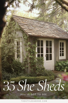 cottage style shed Cottage Ceramics, She Sheds Ideas, Quaint Garden, Greenhouse Decor, She Shed Decorating Ideas, Cottage Shed, She Shed Ideas, Gardening Shed