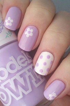 Pastel lila + flores + lunares Flower Manicure, Flowers Outfit, Glam Chic, Beautiful Accessories, Pretty Nail Art Designs, Simple Nail Art Designs, Super Nails, Pretty Nail Art