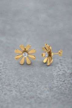 Gold Jewelry Sets, Flower Stud Earrings, Gold Jewellery Design Necklaces, Gold Earrings Designs, Flower Stud, Stud Earrings For Women, Flower Earrings Studs, Diamond Stud, Gold Jewellery Design