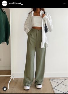 Summer Trousers Outfits, Green Trousers Outfit, Wide Leg Trousers Outfit, Wide Leg Pants Outfit, Leg Pants Outfit, Causual Outfits, Green Pants, Outfit Inspo Fall