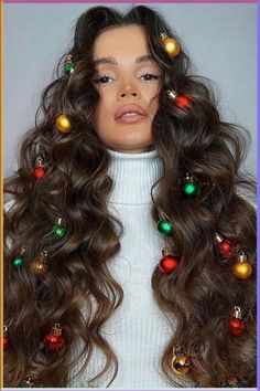 Easy Christmas Bauble Hairstyle - Elevate your holiday look with festive hairstyles! From easy updos to chic braids and charming bows, discover the perfect Christmas party styles for women with both long and short hair. Holiday Hair | Festive Hairstyles | Christmas Hairstyles | Festive Hair | Christmas Hair Ideas Holiday Hairstyles Easy, Christmas Party Fashion, Holiday Party Hair, Festive Hair, Diy Updo, Christmas Party Hairstyles, Christmas Makeup Look, Updos For Medium Length Hair, Christmas Hairstyles