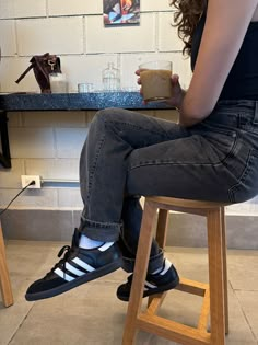 How To Style Adidas Samba Black, Velosamba Outfit, Samba Og Black Outfit, Samba Og Shoes Outfit Women Black, Addidas Shoes Samba Outfits, Adidas Samba Decon, All Black Shoes Outfit, Adidas Sambas Black