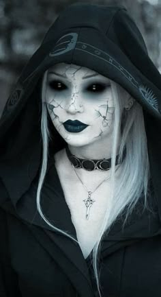 Halloweenský Makeup, Witch Makeup, Halloween Makeup Inspiration, Halloween Tattoo, Dark Art Tattoo, 다크 판타지, Goth Beauty, Halloween Makeup Looks, Halloween Make Up