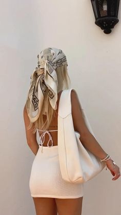 Europe Outfits, Vacay Outfits, Spring Summer Outfits, Festival Outfit, Outfit Details, Outfits Casuales, Festival Outfits, Scarf Styles, Holiday Outfits