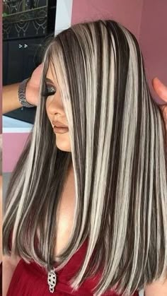 Long Grey Hair, Chunky Blonde Highlights, Long Hair Highlights, Skunk Hair, Blonde Highlights On Dark Hair, Perfect Hair Color, Hair Color Streaks, Hair Streaks, Dark Hair With Highlights