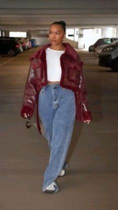 Red Street Style Outfit, Cropped Fur Coat Outfit, Cropped Coat Outfit, Cherry Red Outfit Ideas, Fur Trim Coat Outfit, Winter Red Outfit, Red And Black Outfit Ideas, Cherry Outfit Ideas, Red Winter Outfits