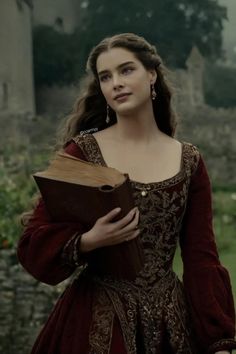 Respondendo a @blue_navvi #gameofthrones #GOT #houseofthedragon #HOTD ... | brooke shields | TikTok Tudor Queen, Prince Clothes, Targaryen Aesthetic, Style Royal, Royal Style, Princess Aesthetic