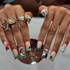 Short Alligator Nails, Short Baddie Nail Ideas, Square Acrylic Nails Winter, Nails No Charms, Short Acrylic Nails Christmas, Duck Junk Nails, Nails With Stars Design, Cute Simple Christmas Nails, Medium Nail Designs