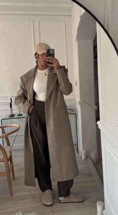 Boston Birks Outfit, Outfit Inspo Fall Casual, Birkenstocks Clogs, Boston Birks, Dark Brown Trousers, Birks Outfit, Birkenstock Boston Outfit, Boston Outfits, Birkenstock Outfit