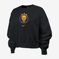 Made with our soft Phoenix Fleece, this Utah Royals FC sweatshirt helps keep you warm and comfortable all match long. Our midweight brushed fleece feels extra soft on the inside and smooth on the outside, helping you stay cozy while keeping its structured shape. Soccer Club, Womens Soccer, Red Star, Stay Cozy, Royals, Utah, Black Fashion, Phoenix, Nike Women