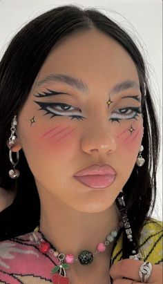 Weird Makeup Ideas, Uk Black Makeup, Avant Garde Makeup Creative, Face Chart Makeup Ideas, 2024 Makeup Trends, Graphic Liner Makeup, Flawless Face Makeup, Drag Makeup, Rave Makeup