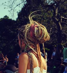 Earth Willow Me Now Dreadlock Women, Colorful Dreadlocks, Dreadlock Bun, Fairy Locks, Woman Dreadlocks, Style Dreadlocks, Fuzzy Caterpillar, Loc Care