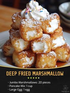 Amazing Looking Food, State Fair Foods, Candy Treats Ideas, Comfort Food Recipes Dessert, Fried Marshmallows, Street Snacks, Unique Sweets, Fried Dessert, Recipes With Marshmallows