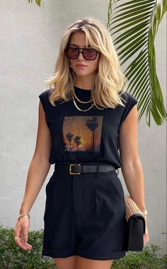 Tomboy Going Out Outfit Summer, Spring Aesthetic Outfit 2024, Gloomy Summer Day Outfit, Fashion Inspo Outfits Casual Summer, Short Hair Office Outfit, Late 20s Outfits Summer, Minimalism Summer Outfit, Trouser Shorts Outfit Casual, Edgy Feminine Outfits Summer