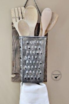 Transform everyday items like picture frames and old jars into unique home decor, organization ideas and furniture with these cheap and easy DIY projects. The projects are sorted by room type (kitchen, bathroom, living room, Repurposed Kitchen, Decor Ikea, Cheese Grater, Kitchen Design Decor, Vintage Storage, Diy Farmhouse Decor, Farmhouse Style Kitchen, Functional Kitchen, Spatulas