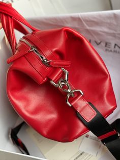 Givenchy Nightingale genuine togo calfskin fabric, original quality, exclusive supply on the entire network, non-market ordinary goods.

(size bottom length 28×height 28×bag mouth 45×bottom width 12) Luxury Leather Box Bag With Large Capacity, Red Box Bag With Detachable Strap For Travel, Red Duffle Bag For Daily Use, Designer Leather Duffle Bag For Shopping, Luxury Red Satchel With Leather Handles, Designer Leather Satchel With Large Capacity, Red Luxury Satchel With Leather Handles, Red Travel Box Bag With Adjustable Strap, Large Capacity Red Shoulder Bag For Business