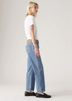 501 is a Levi's Classic... now with a 90's twist. They designed this 501® ‘90s Ankle Denim with a classic mid-rise, an ankle-length cut and a loose, straight fit with just the right amount of bagginess through the leg. They're the vintage jeans you've always dreamed of finding at the thrift store, but without all the rummaging. Mid-rise (10.5") with a loose fit that's just right For a slimmer fit, try one size down Sweetest Taboo is a classic Medium Wash denim FIT: Loose Through Your Hip And Thi Levis 501 90s, Straight Jeans Women, Classic Straight Jeans, Levi's 501, Wide Brimmed Hats, Levis 501, Jeans Women, Swim Accessories, Sweater Blouse