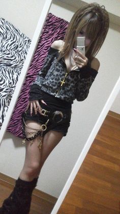 #gyaru Kpop Fashion Outfits, Kpop Fashion, Home Ideas, Avatar, The Story, Fashion Outfits, Mirror