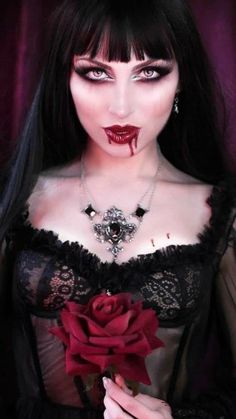 Vampiress Costume Goth, Vampress Makeup, Dracula Makeup Female, Vampire Bride Makeup, Vampire Cosplay Female, Vampire Girl Aesthetic, Gothic Vampire Makeup, Gothic Vampire Aesthetic, Dracula Makeup