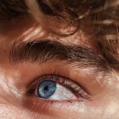 Brown Eyes Aesthetic, Brown Eye Boys, Brown Hair Boy, Model Tips, Dark Brown Eyes, Aesthetic Boy, Brown Aesthetic