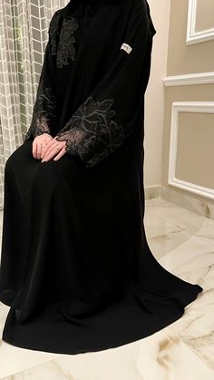 Abaya Designs, Muslim Fashion Outfits, Arab Fashion, Islamic Fashion, Hijab Dress, Abaya Fashion, Muslim Fashion, Fashion Outfits