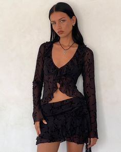 Vine Flower Black with Rosette Mini Skirt | Theri – motelrocks-com-us Mini Ruffle Skirt, 2 Pieces Outfits, Hipster Skirt, Pieces Outfits, Outfits Long Sleeve, Vintage Fairy, Look Short, Floral Lace Tops, Ruffle Shirt