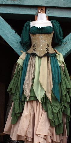 Ren Faire Costume, Fair Outfits, Fest Outfits, Mode Boho, Medieval Dress, Fantasy Costumes, Fairy Costume, Fantasy Clothing, Fantasy Fashion