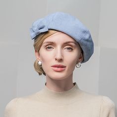 Catégorie:Chapeaux; Accessoires:Noeud; Pour:Femme; Quantité:1 pc; Diamètre:26; Style:la demoiselle,Britanique,Elégant,Rétro Vintage; Type de Chapeau:Chapeau Fedora,Béret Chapeau; Occasion:Mariage,Formel,Journée des dames; Matière:Laine; Largeur:26; Circonférence de la tête:57; Marque:EE; Première page:WE; Poids à l'expédition:0.093 Hat Fedora, Suede Hat, Birthday Fashion, Hat Beret, Wool Beret, Velvet Hat, Elegant Lady, Wool Berets, Mode Casual