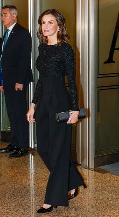 queen letizia of spain in black dress at the state dinner for women's health