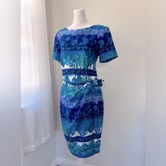 Measures 18 1/2 inches underarm to underarm, 30 inches underarm to bottom hem, sleeves measure 8 inches. In excellent pre-owned condition. 90s Dress, Short Sleeve Dress, 50's Dress, Tropical Print, Dress Clothes For Women, Printed Shorts, Sleeve Dress, Floral Dress, Vintage 90s